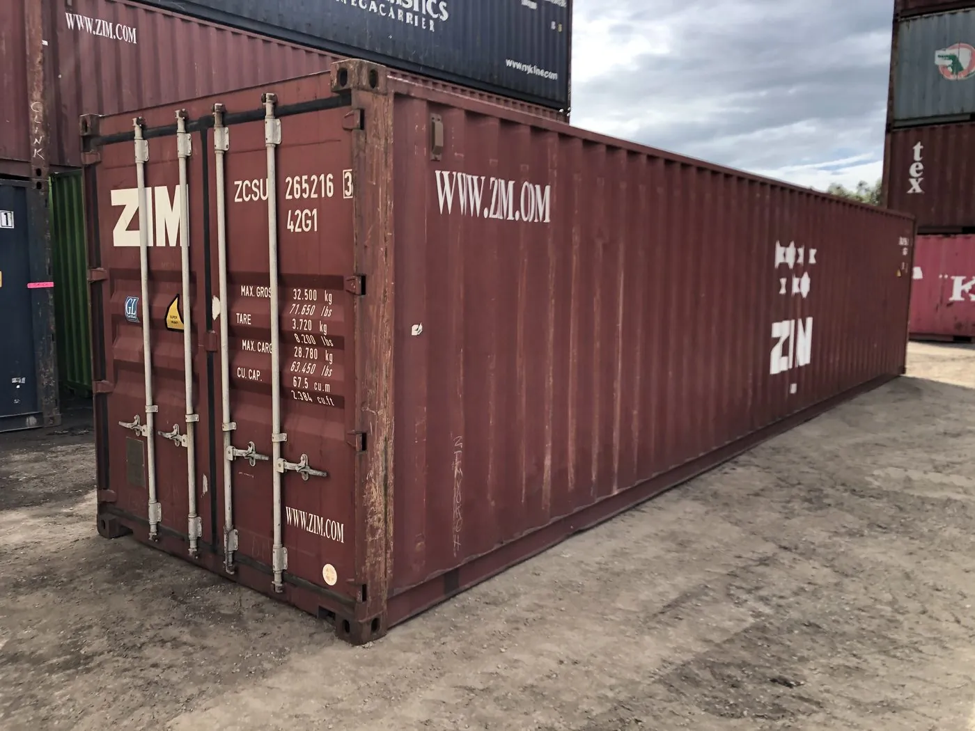 40ft Shipping Containers — exterior